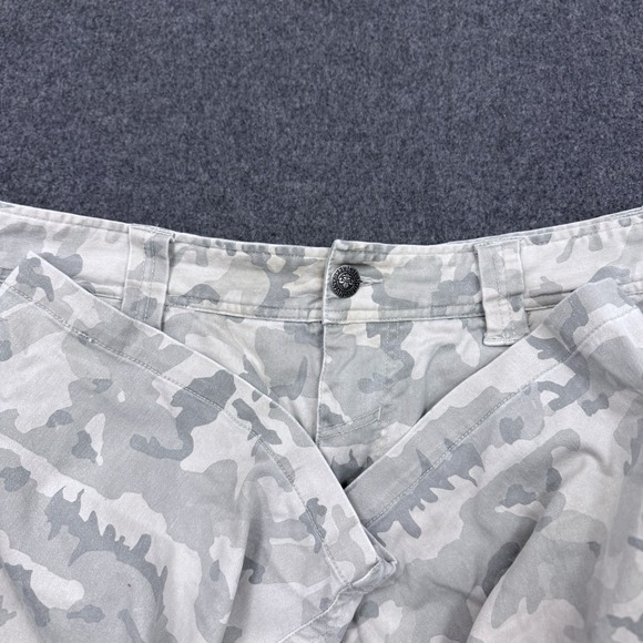 Affliction Camo Cargo Shorts Mens 36 Gray Military Utility Streetwear Y2K - Picture 10 of 12